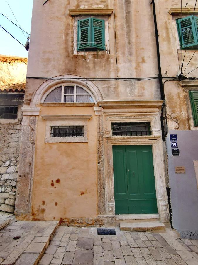 L&L Rooms Royal Šibenik Екстериор снимка