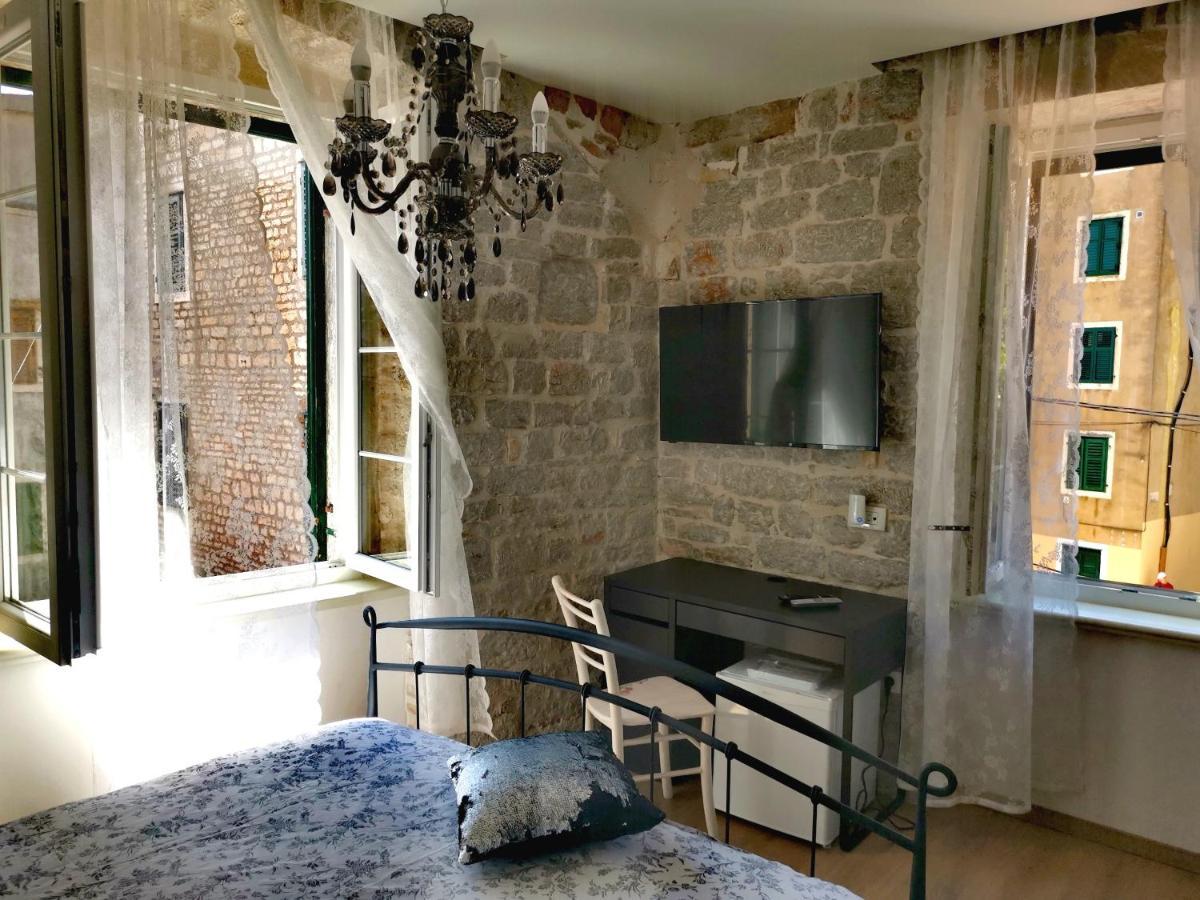 L&L Rooms Royal Šibenik Екстериор снимка