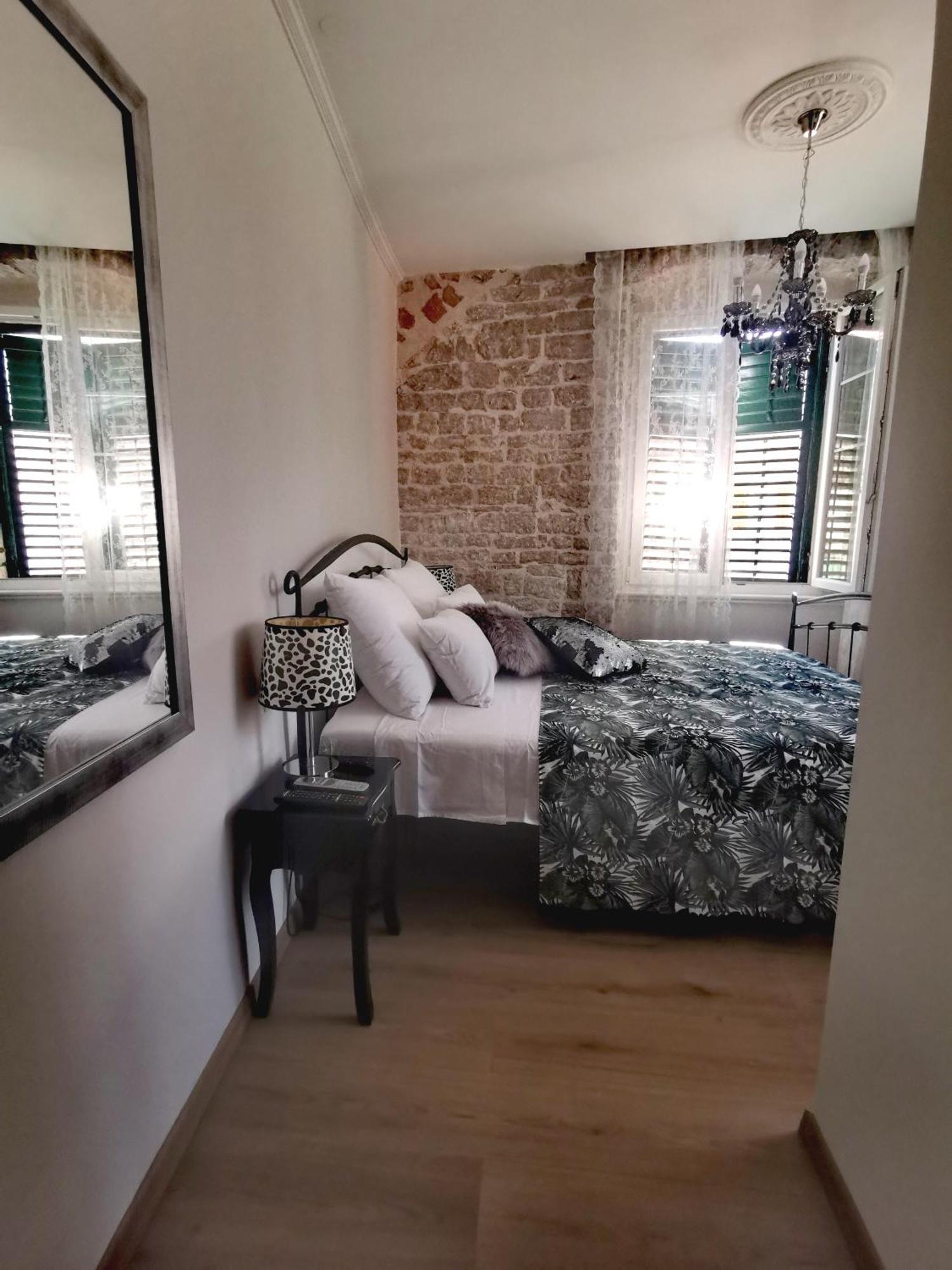 L&L Rooms Royal Šibenik Стая снимка