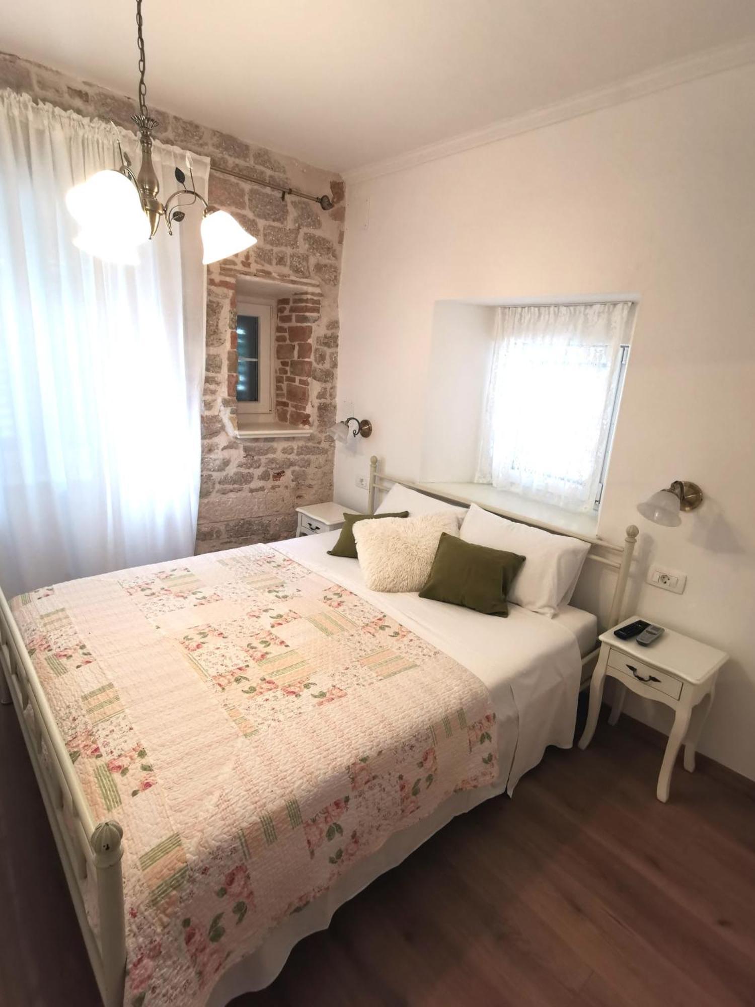 L&L Rooms Royal Šibenik Стая снимка